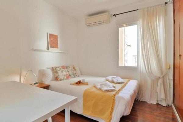 Big Apartment, Close To Train Station Lejlighed