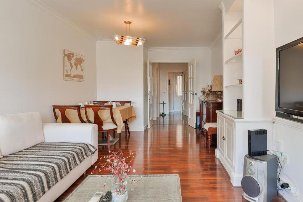 Lejlighed Big Apartment, Close To Train Station Málaga